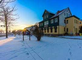 Themenhotel Rehlein，位于塔勒的酒店