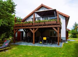Dom nad Jeziorem Łaśmiady，位于Sajzy的酒店