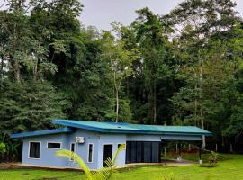 Hidden River Lodge，位于San Francisco的酒店