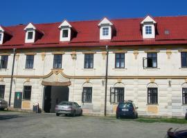 瓦拉斯库夫格伦特酒店，位于Bouzov的酒店
