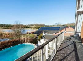 Beautiful Home In Nibe With Sauna，位于Nibe的酒店