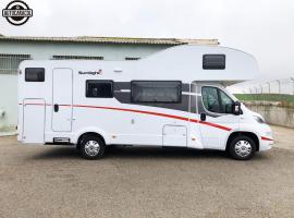 Autocaravana para 6，位于马拉加的酒店