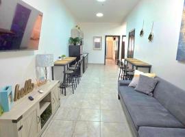 10 MIN FROM BEACH! 4 Queen Beds，位于佩尼亚斯科港的酒店