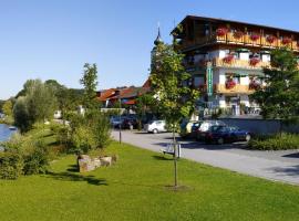 Hotel Restaurant Zum Goldenen Anker mit Hallenbad & Wellnessbereich，位于Windorf的酒店