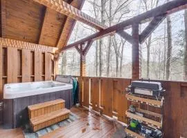 Honey Bear Pause Rural Escape with Porch and Hot Tub!