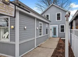 Wallys Place apt heart of Saugatuck walk anywhere