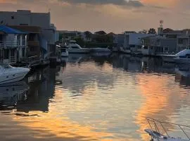 Casa Bote Con Vista a Los Canales De Lechería 4Hab