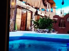 EL SHADDAI Punta Del Este Desierto de la Tatacoa，位于比利亚维哈的带按摩浴缸的酒店