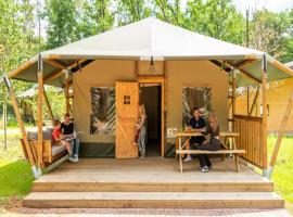 Luxuszelt im Serengeti Park，位于霍登哈根的酒店