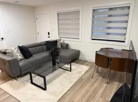 Calm & Cozy Private Suite