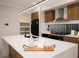 Family 4 BR southside escape in Rochedale