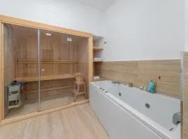Luxury Apartment with Private Spa-Free Parking