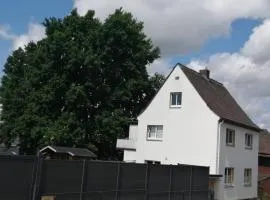 Shiraz-Home das Ferienhaus in Holzminden, 120qm Privatsphäre für ungestörte Erholung