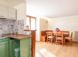 COZY MOUNTAIN RETREAT - with Garden, Wi-Fi