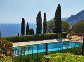 Facing Monaco, Cosy flat with parc & swimming