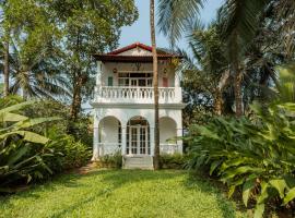 ELIVAAS Maison 10 - Luxe 4 BHK Villa With Pvt Pool, Garden & Portuguese Charm，位于西奥利姆的酒店