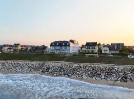 Hôtel des Isles，位于巴讷维尔-卡特里特的酒店