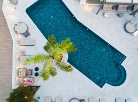 Flisvos Royal Hotel & Suites，位于托隆的酒店