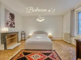 Bedroom 1 - Elegance & Comfort - COLIVING Historic House