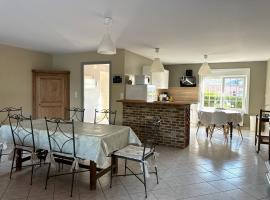 Gîte de charme à la Ferme de Bonavis 125 M2，位于Banteux的酒店
