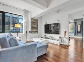 Luxurious 2 Bedroom 2 Bathroom Condo Downtown Montreal，位于蒙特利尔的酒店