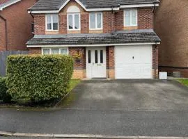 Wrexham Retreat Villa 4 bedrooms, 3 Bath
