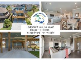 Twin Palms Hideaway, 4BR with Ocean Views, Family and Dog Friendly，位于Crystal Beach的酒店