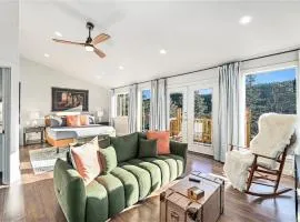 Mountain Cabin W Game Room & Hot Tub