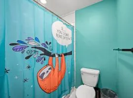 Mins to Midtown Heights Studio Apt with Free Parking