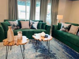 MagicwayVillas Avetar Villa - 5 Bedroom 3 Bath - Spa and Splash Pad，位于安纳海姆的酒店