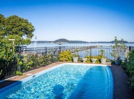 Waterfront Oasis at Central Coast，位于Tascott的酒店