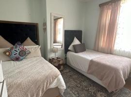 At 25 Cheerful home Balkfontein，位于Bothaville的酒店