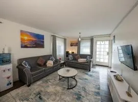 Arabella Luxe Near Waterfront Mall - Karen