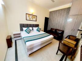 Hotel Khusbu Residency, Green Park Market, South Delhi，位于新德里的酒店