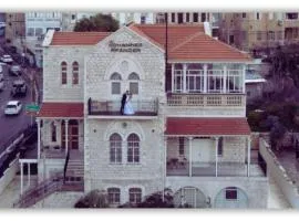 כוהנ'ס - Cohen's Hotel