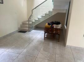 Entire home in Thiruvananthapuram，位于Kattakkada的酒店