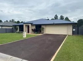 Family retreat in Caboolture big house