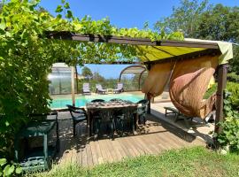 Maison au calme piscine mer au coeur de la nature U Nuciolu，位于Talasani的酒店