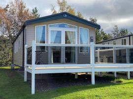 Luxury Caravan Escape by the Seaside Port Seton，位于Prestonpans的豪华帐篷营地