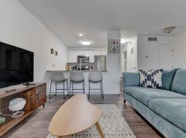 SoCo So Cool Condo - BBQ Patio & Garden Area，位于奥斯汀的酒店