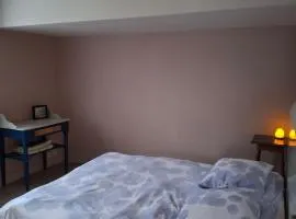 Chambre lit double près de la Loire