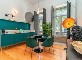 Fancy apt in iconic street full of historic houses，位于波尔图的酒店