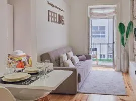 Loft w. private balcony and AC few steps to river