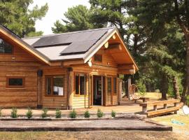 Stunning Private Log Cabin，位于Tarras的酒店