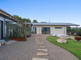 Palm Springs Luxury house，位于Eureka的酒店