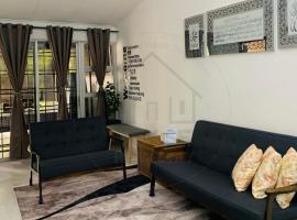 27Homestay - Landed House, Complete Facilities with 3Br & WiFi，位于蕉赖的酒店