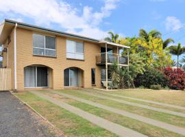 16 Badilla Street Innes Park，位于Pemberton的酒店