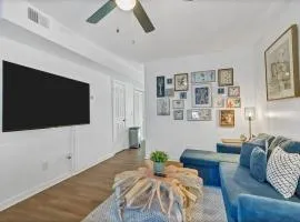 Chic & Modern 2BD Near CAE