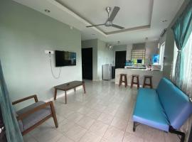Homestay Nearby to Matrikulasi Labuan，位于拉布安的乡村别墅