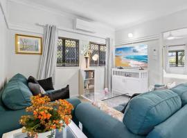 Aesthetic Margate Beach Cottage，位于Woody Point的酒店